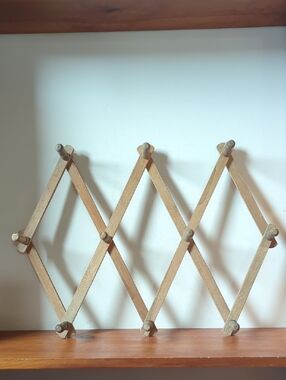 Accordion Wall Hanger